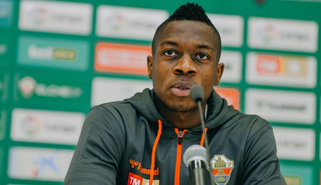 Helibelton Palacios en su presentación como nuevo jugador del Elche.
