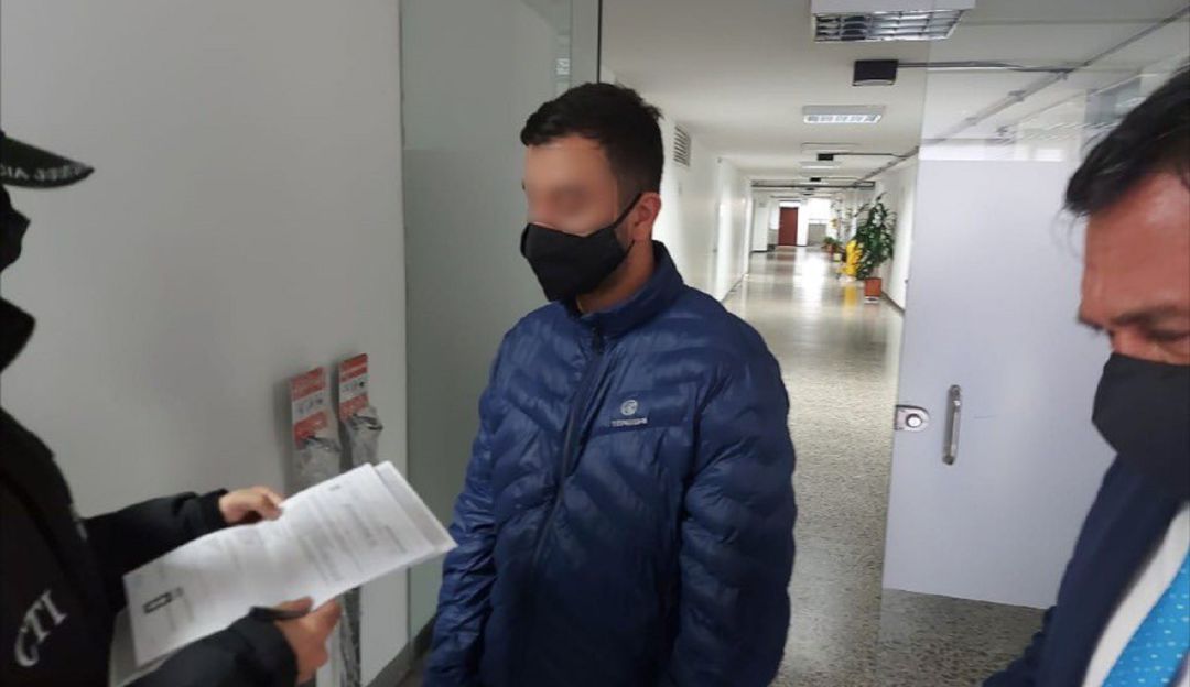 Paul Naranjo acudió a los juzgados de Paloquemao en Bogotá, para entregarse a las autoridades
