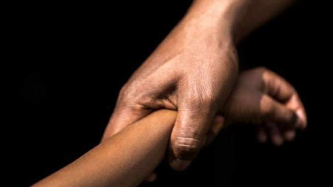 Pareja atacó a golpes, secuestró y violó a una menor en Boyacá