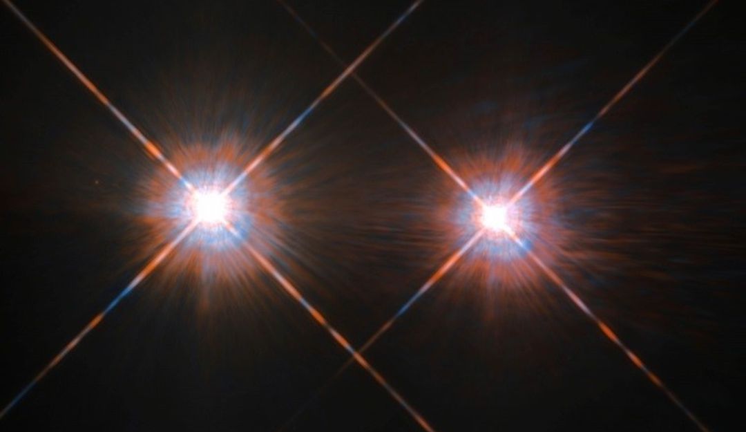 Alpha Centauri A (izquierda) y Alpha Centauri B