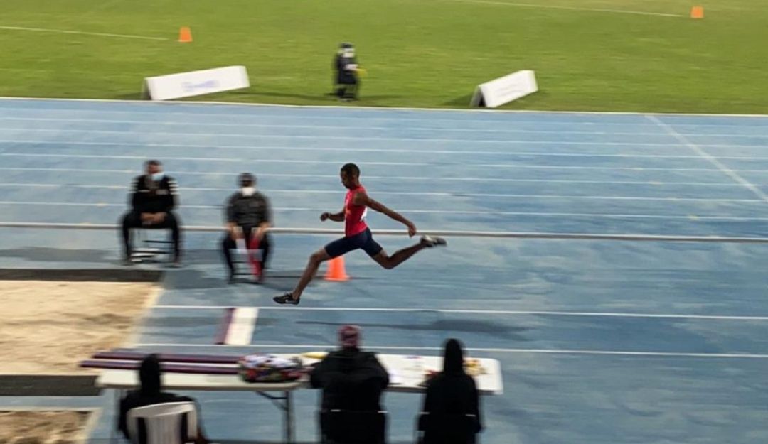 Omar Acosta gana la medalla de bronce en el Grand Prix de Dubaí.