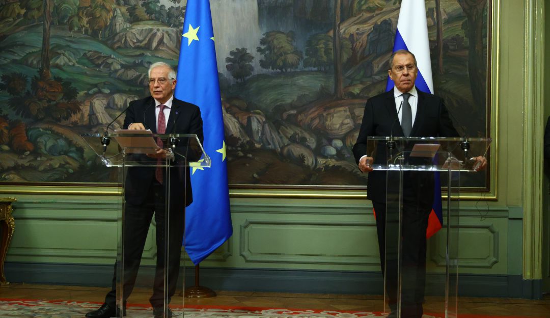 Los representantes internacionales de la Unión Europea y Rusia, Josep Borrell y Serguei Lavrov.