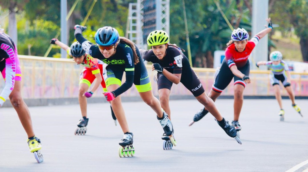 Jóvenes del Club de Patinaje Orión necesitan bicicletas para entrenar