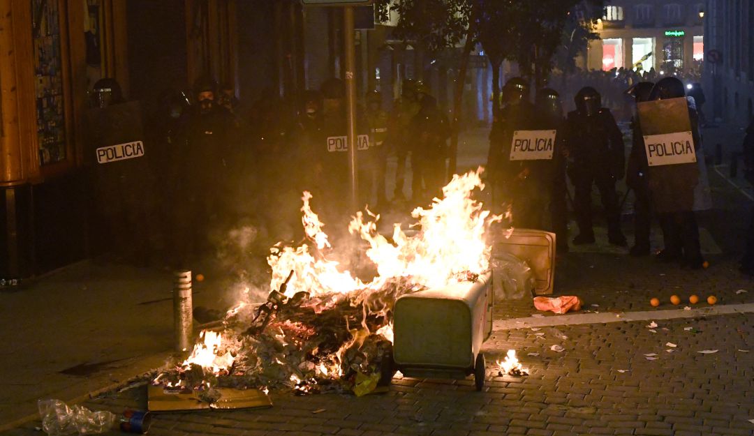 Protesta en España por encarcelar a rapero que criticó a la monarquía