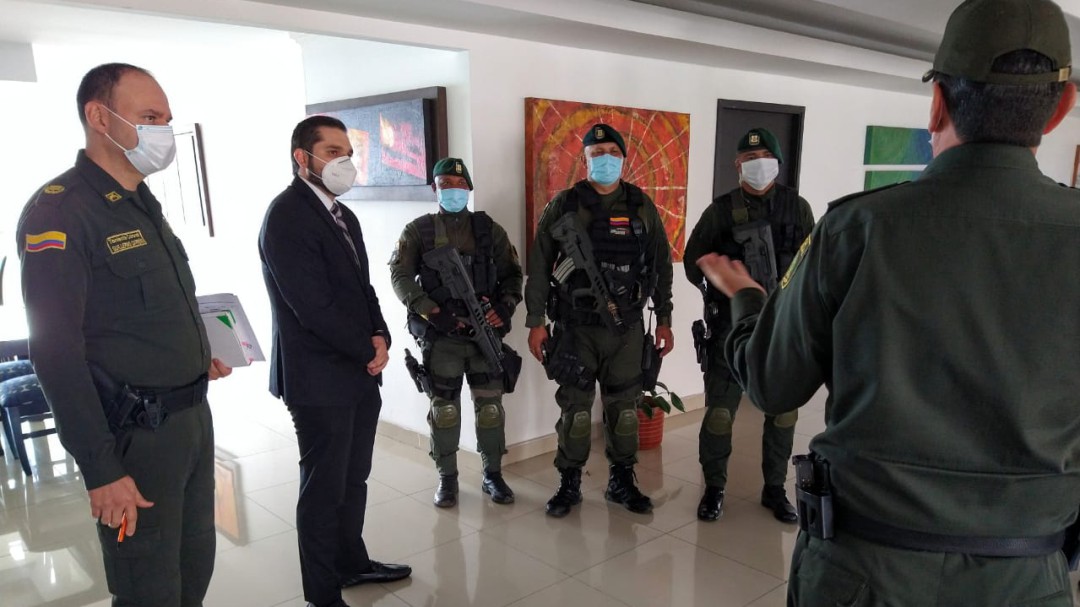 Con 122 policías y 22 vehículos custodian el plan de vacunación en Caldas