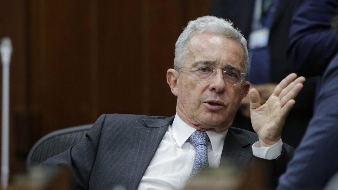 Quiero que me muestren pruebas de los 6.400 falsos positivos: Uribe