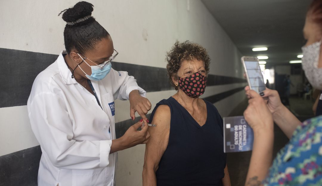 Cada vacunación en Brasil podrá ser documentada en vídeo en caso de irregularidades con la aplicación de las vacunas contra el coronavirus.