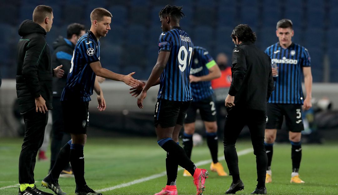 Duván Zapata apenas pudo estar 30 minutos en el juego del Atalanta frente al Real Madrid.