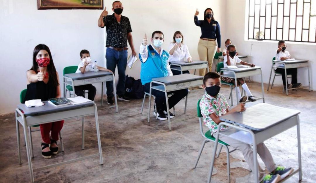 Gobernador de Bolívar y Ministra de Educación verificaron protocolos de bioseguridad