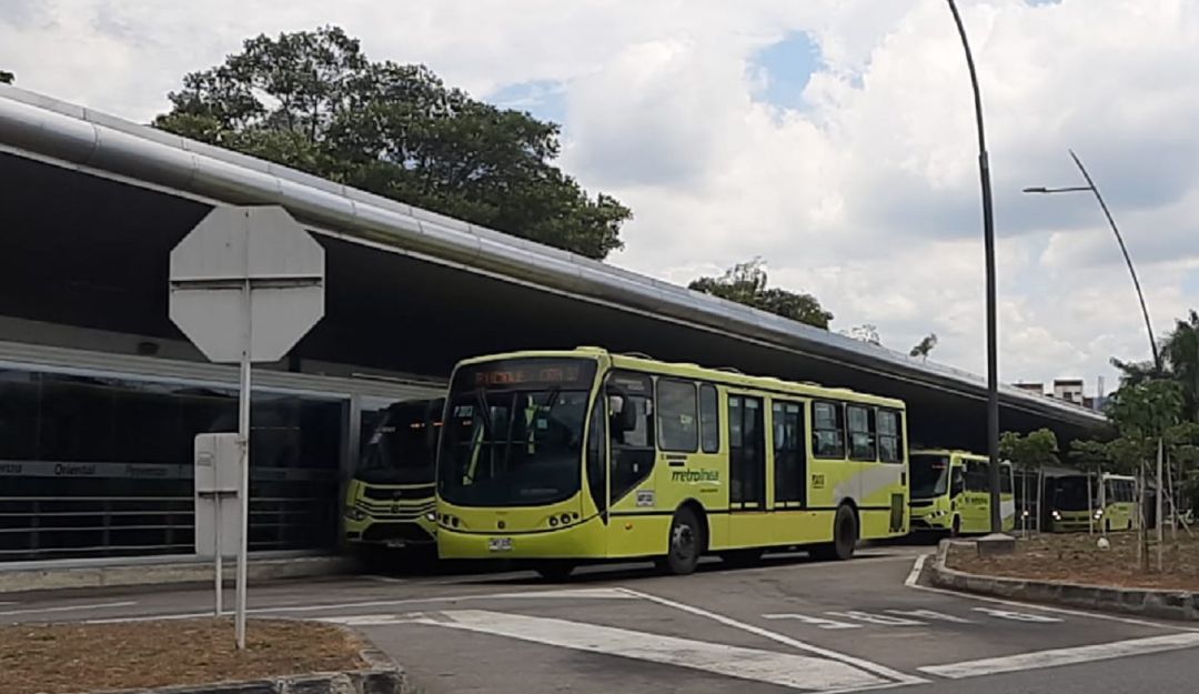 Por cierre de vías se modifica recorridos de dos rutas de Metrolínea