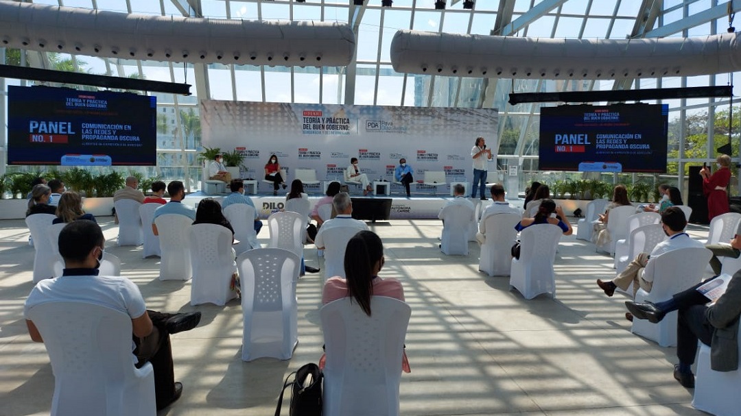 Precandidatos pactan transparencia en redes durante campaña