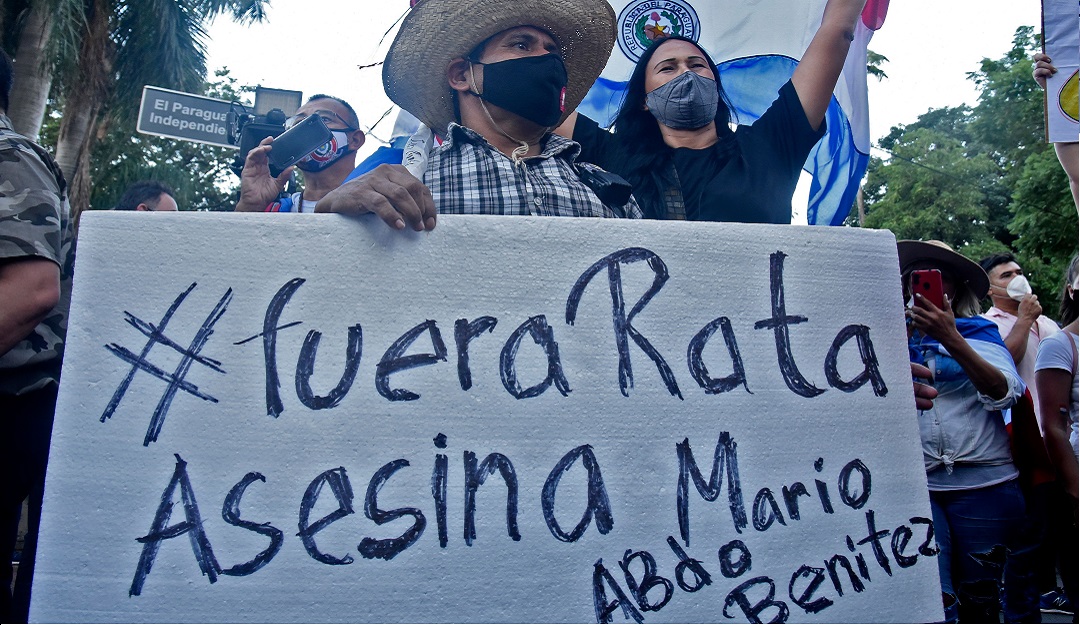 Los manifestantes paraguayos exigieron la renuncia del presidente Mario Abdo.
