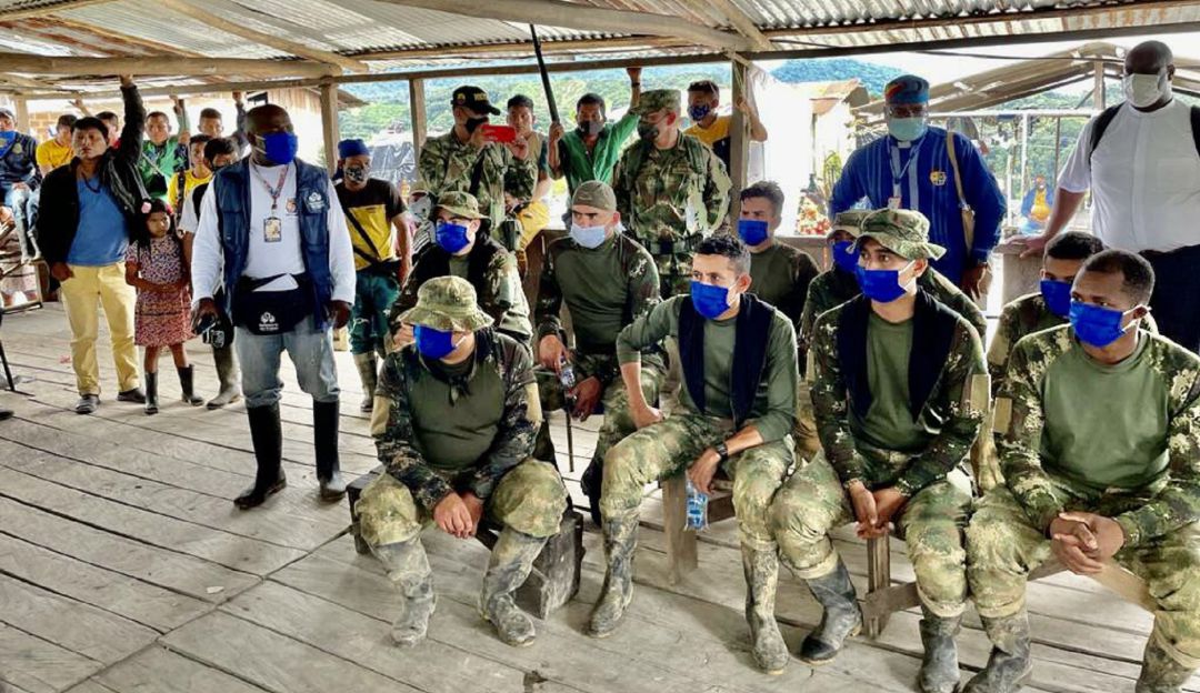 Los uniformados están bien de salud y se les entregó su armamento, que había sido despojado en el momento de la retención indígena.