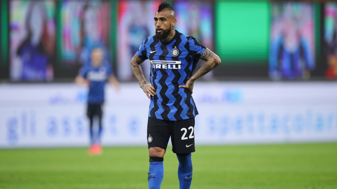 Arturo Vidal será operado de la rodilla izquierda y será baja por un mes