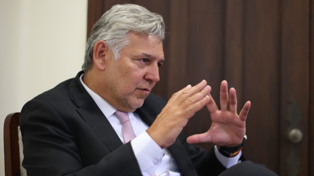Prendas de vestir importadas subirían un 25% para el consumidor