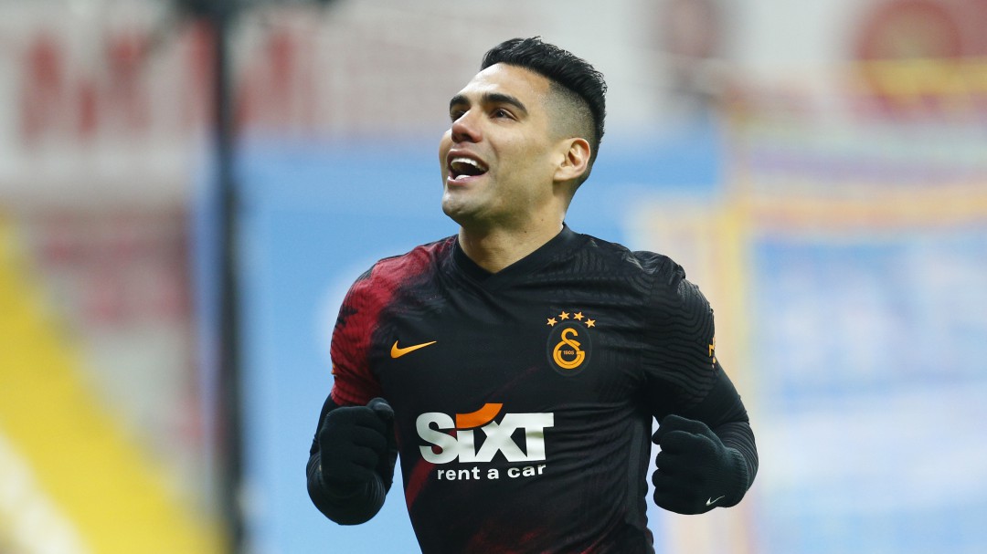 Radamel Falcao y su mensaje lleno de fe tras gol con el Galatasaray