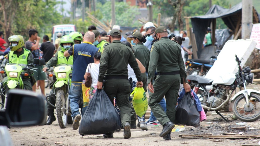 Familias desalojadas en Pereira serán albergadas en la Plaza de Ferias