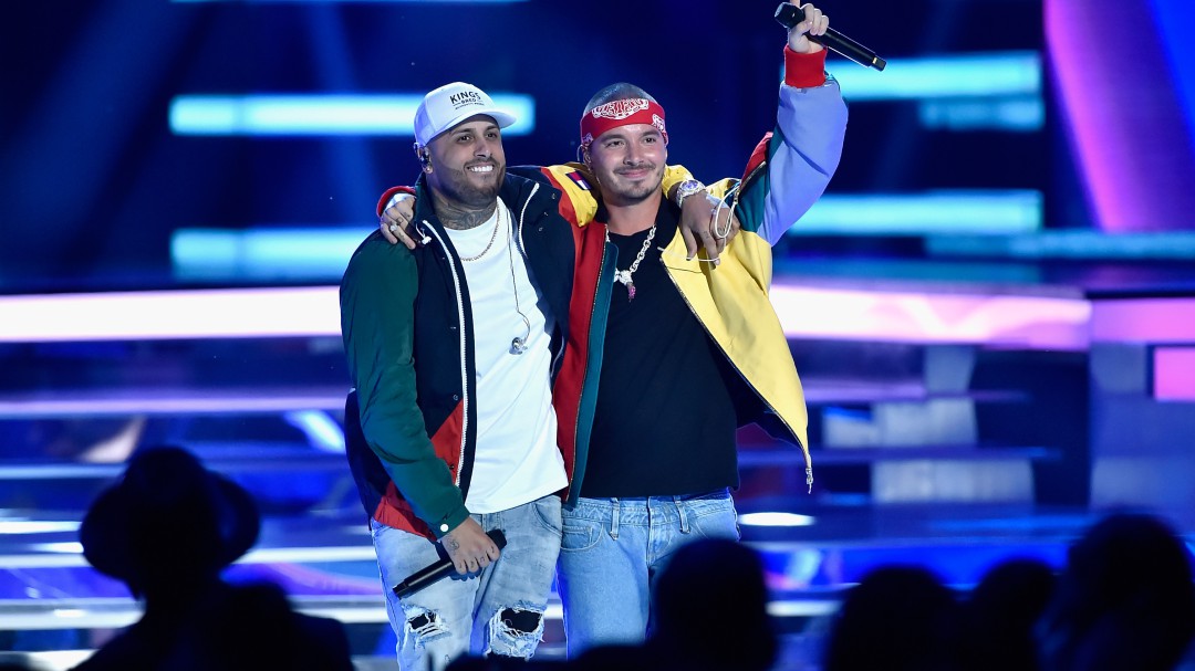 Los tenis de más de 100 mil dólares que le regaló J Balvin a Nicky Jam