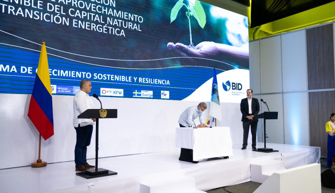 El Ministro de Ambiente, Carlos Correa Escaf, fue uno de los firmantes del crédito del Banco Interamericano de Desarrollo (BID)