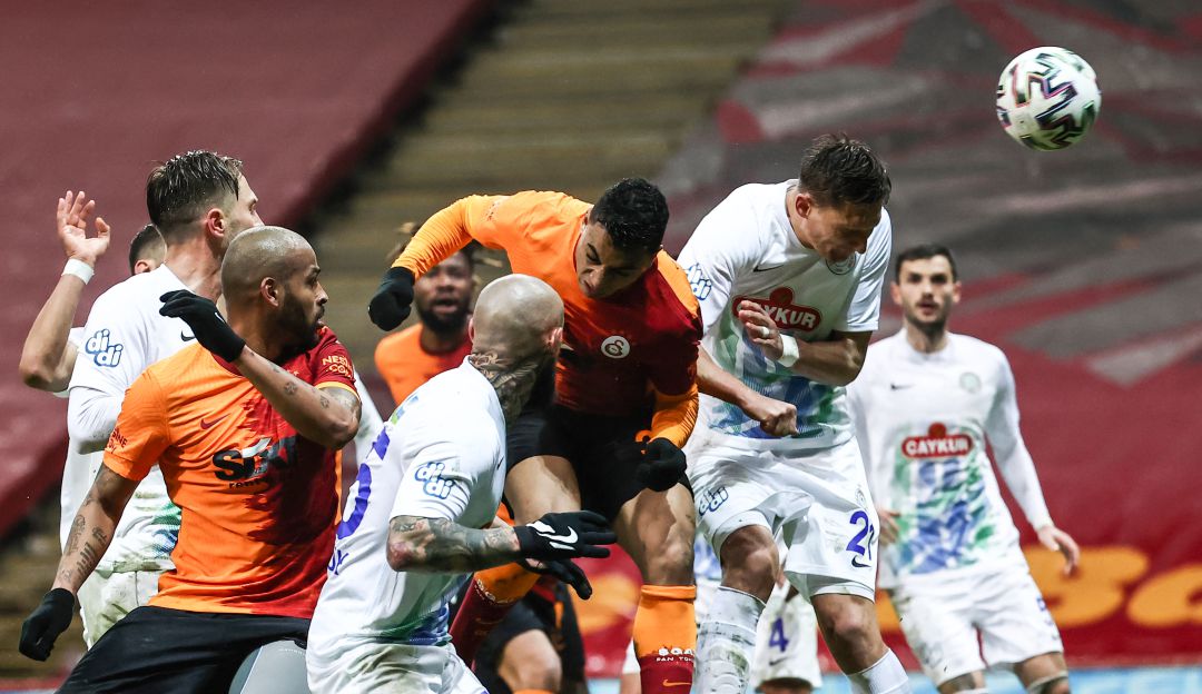 Galatasaray cae ante Rizespor y cede terreno en la Liga de Turquía