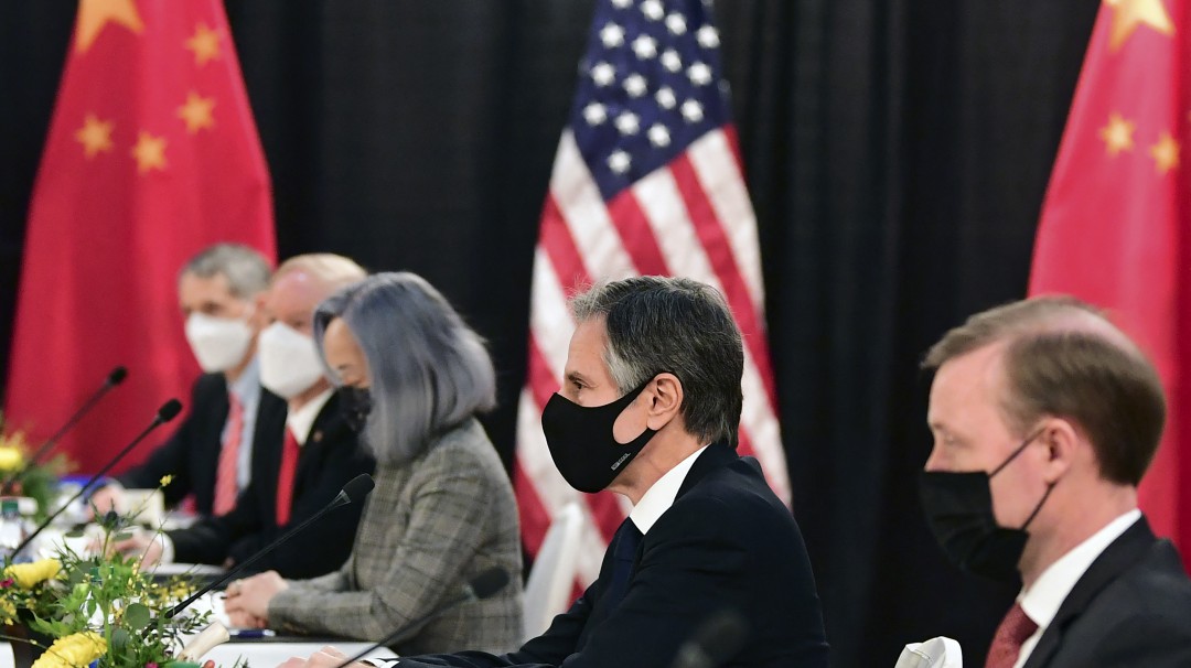 El primer enfrentamiento entre China y EE.UU. en la era Biden