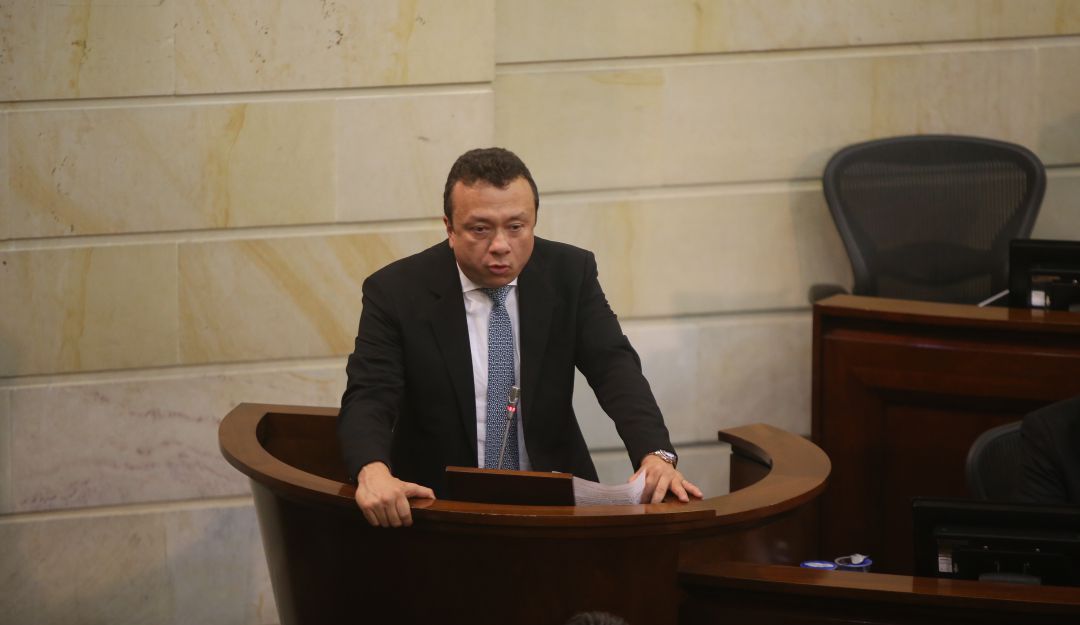 Senador Eduardo Pulgar, investigado por presuntamente tratar de sobornar a un juez