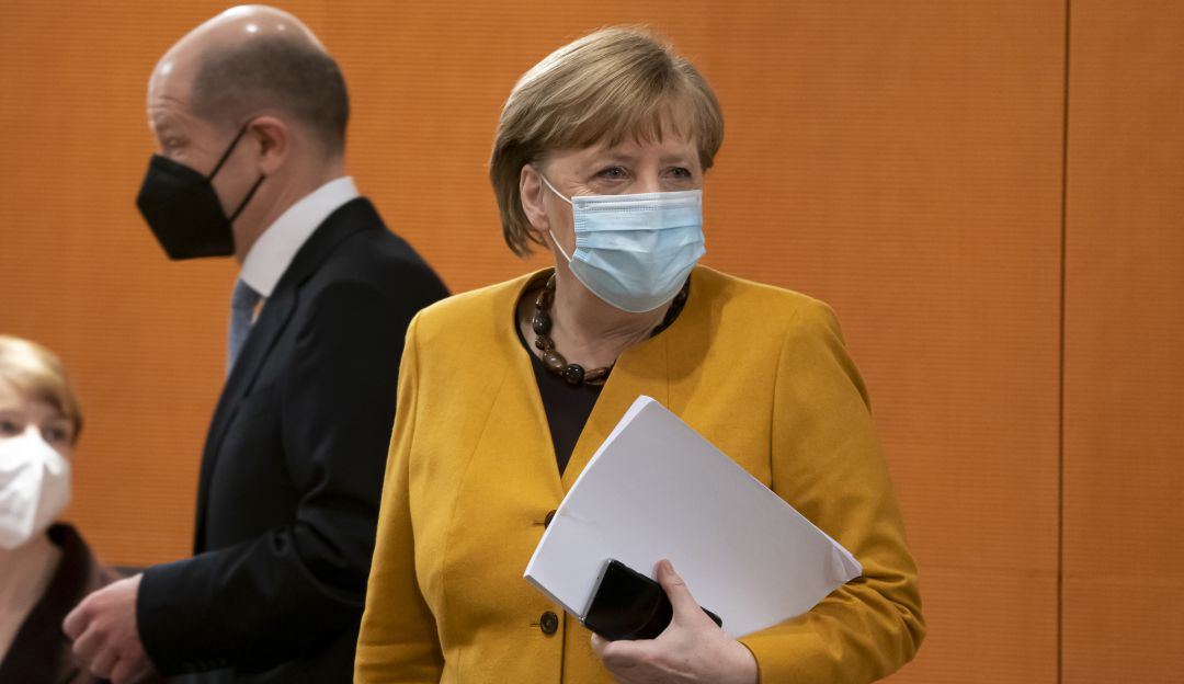 Angela Merkel en reunión con dirigentes federales