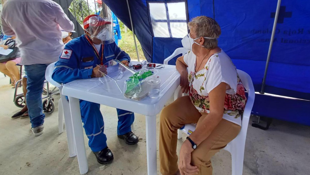 La Cruz Roja atiende migrantes afectados por enfrentamientos en Arauca