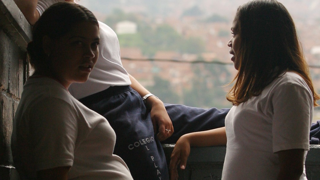 Medellín anuncia nuevas estrategias de prevención de embarazos adolescentes