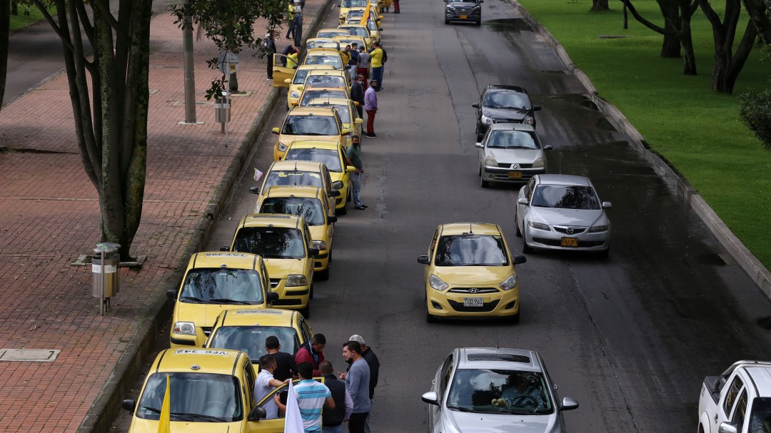 ¿Regular o no regular las aplicaciones de transporte?