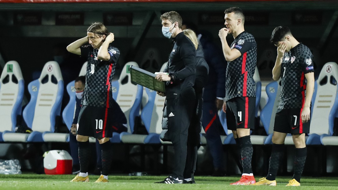 UEFA autoriza cinco cambios por equipo durante la Eurocopa