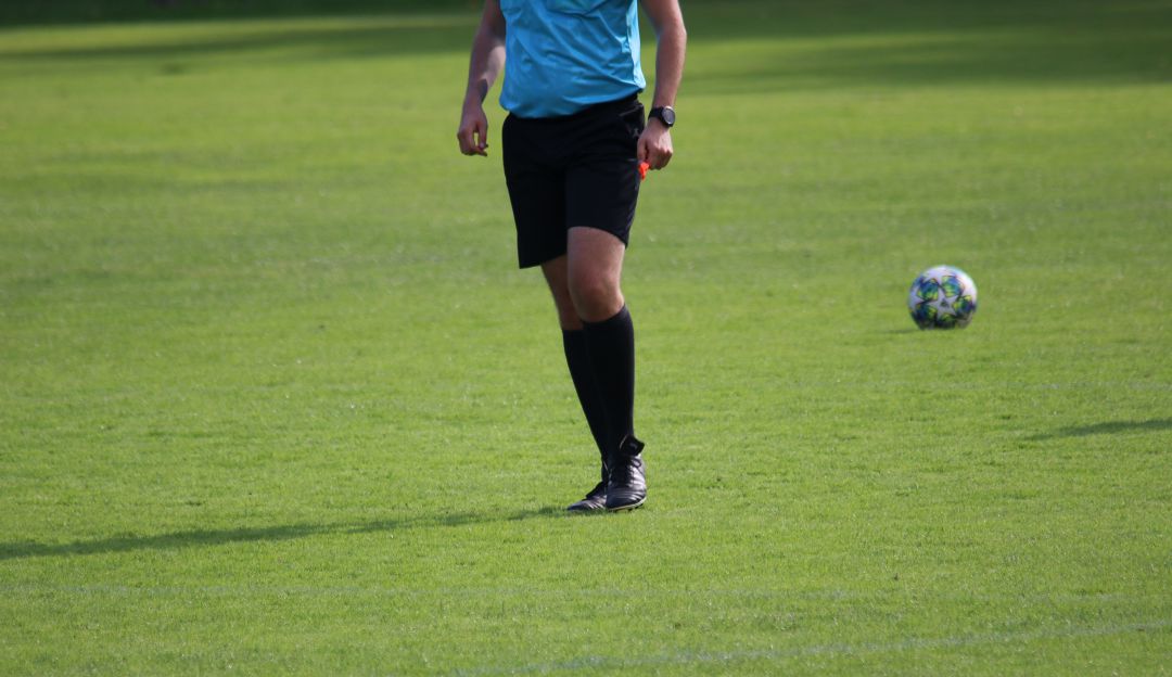 Condenan con 15 meses de prisión a arbitro por amaño de partidos