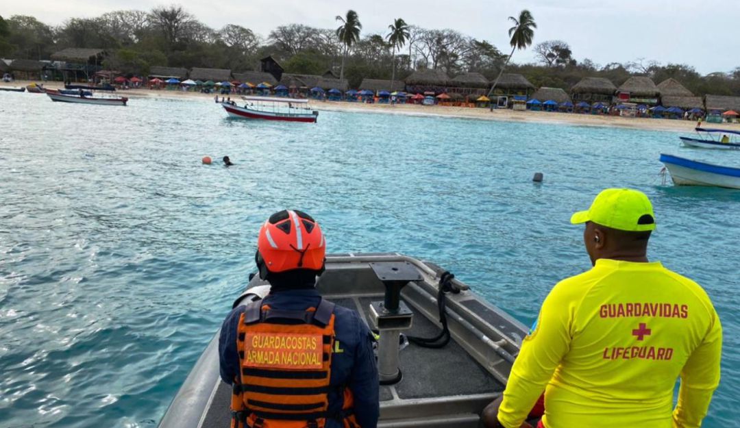 Hombres y mujeres de la Fuerza Naval del Caribe y sus componentes adscritos fortalecen los dispositivos de seguridad por tierra y mar