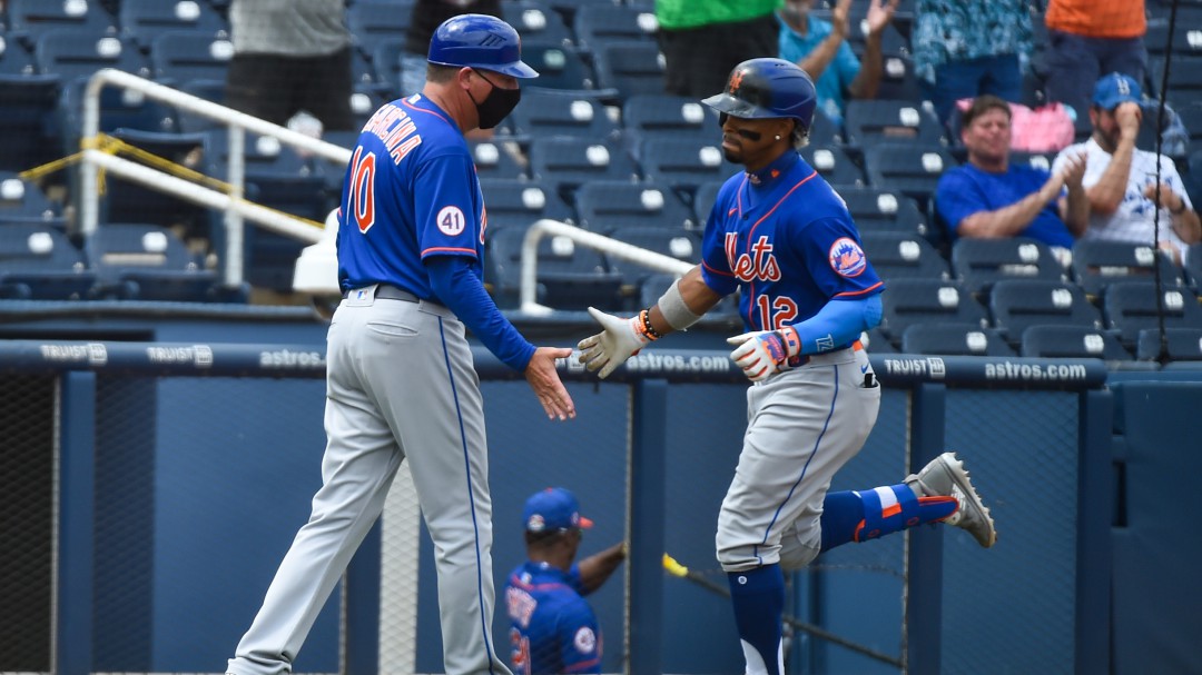 Grandes Ligas de béisbol aplazan un partido por COVID-19 en día inaugural