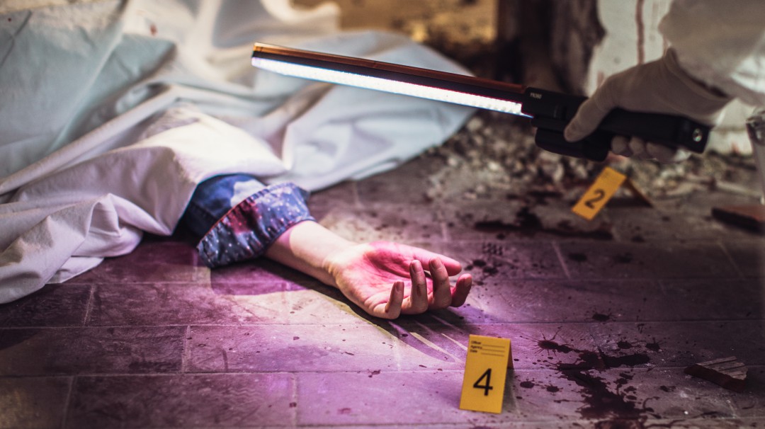Balas perdidas impactaron a dos adultas mayores causándoles la muerte