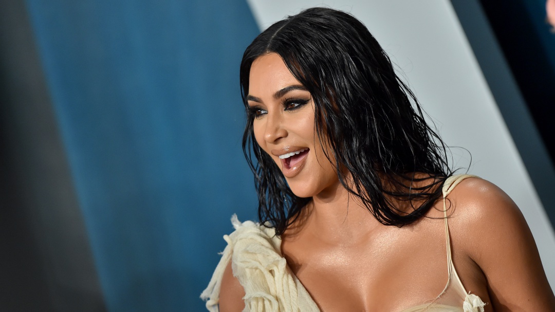 Kim Kardashian demuestra en traje de baño por qué es la reina de Instagram