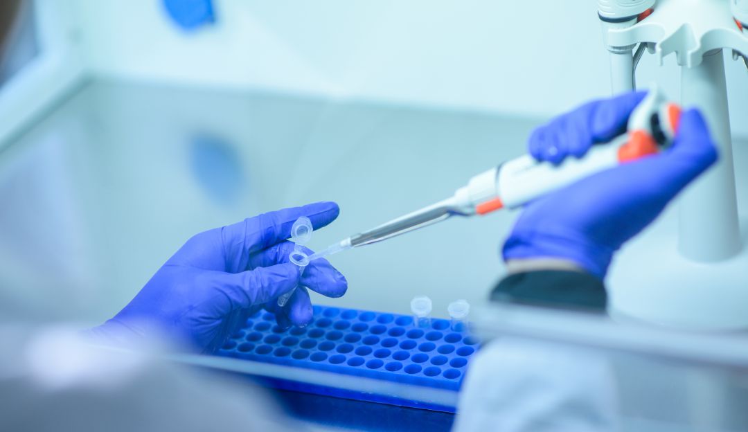 Fármaco contra hepatitis C muestra eficacia en tratamiento de la COVID-19