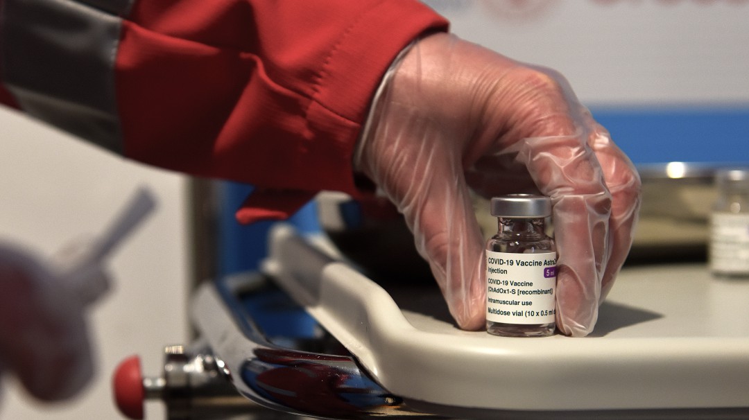EMA confirma un vínculo entre la vacuna de AstraZeneca y casos de trombosis