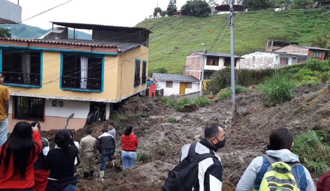 Deslizamiento en el barrio Carlos Parra de Chinchiná.