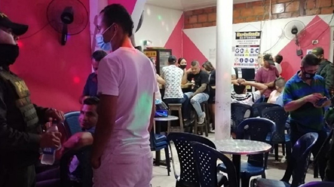 Empresarios y comerciantes divididos frente toque de queda nocturno,Armenia