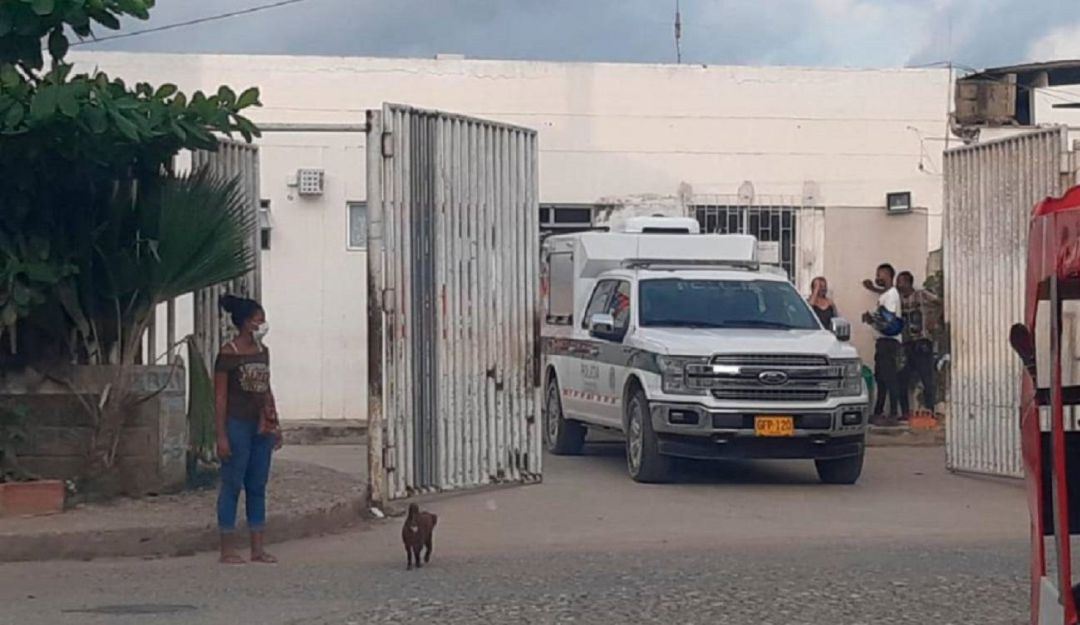 El hombre fue trasladado a una clínica del Atlántico donde se encuentra en estado crítico