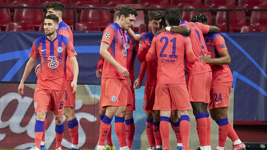 Chelsea pone un pie en las semis de Champions tras ganarle 0-2 al Porto