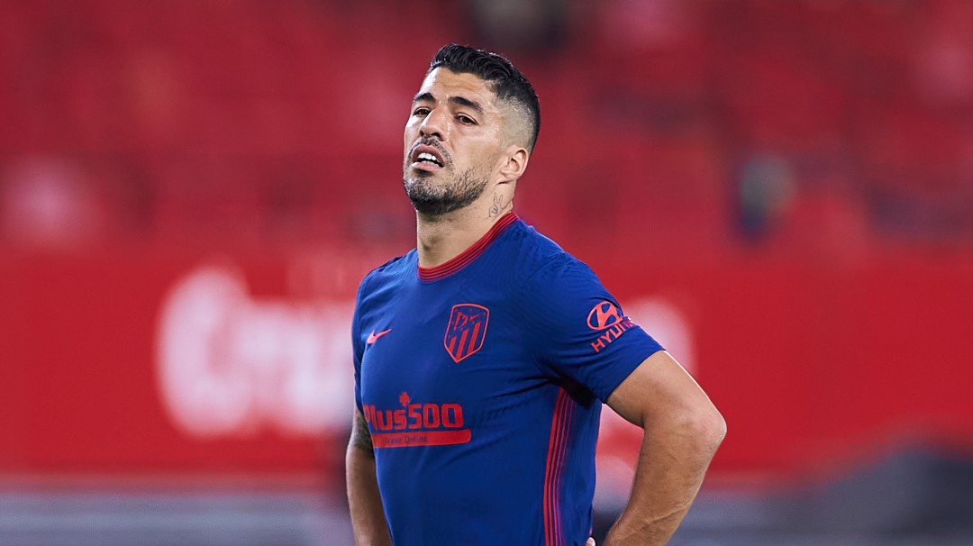 Luís Suárez salió lesionado de la práctica con el Atlético de Madrid