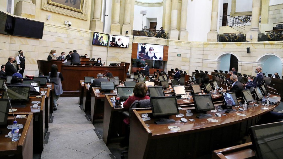 Receso legislativo de congresistas solo se reduciría un mes al año
