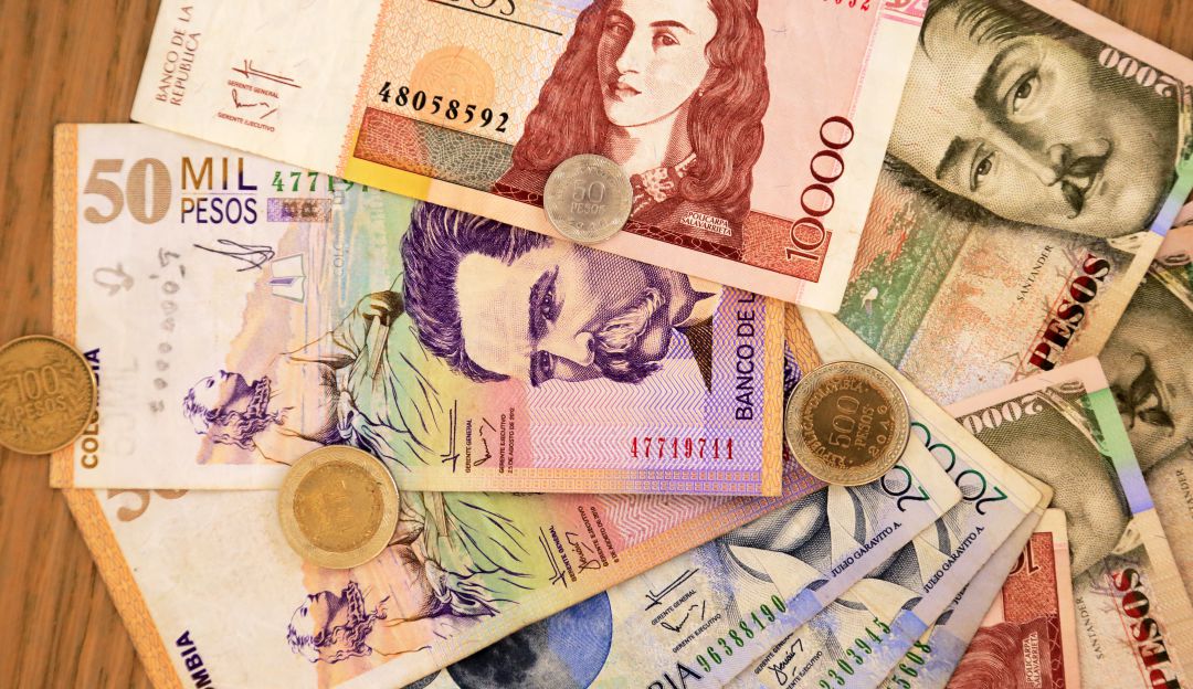 Pesos Colombianos
