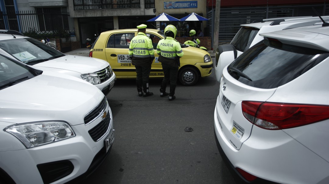 Califican de "persecución" las sanciones de Supertransporte a Uber y Cabify
