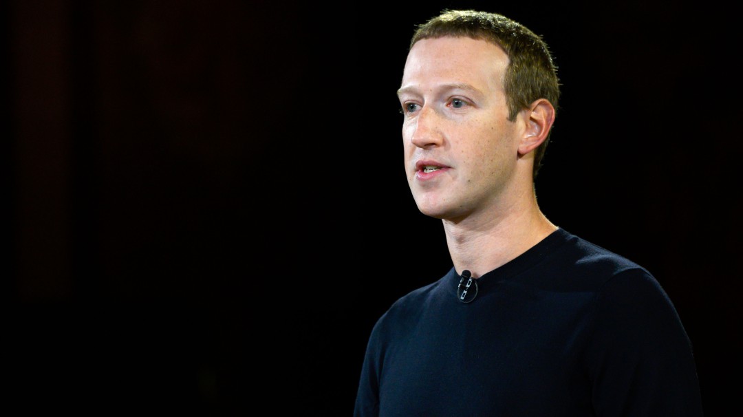 Con las manos en la competencia: descubren a Zuckerberg en la app Signal