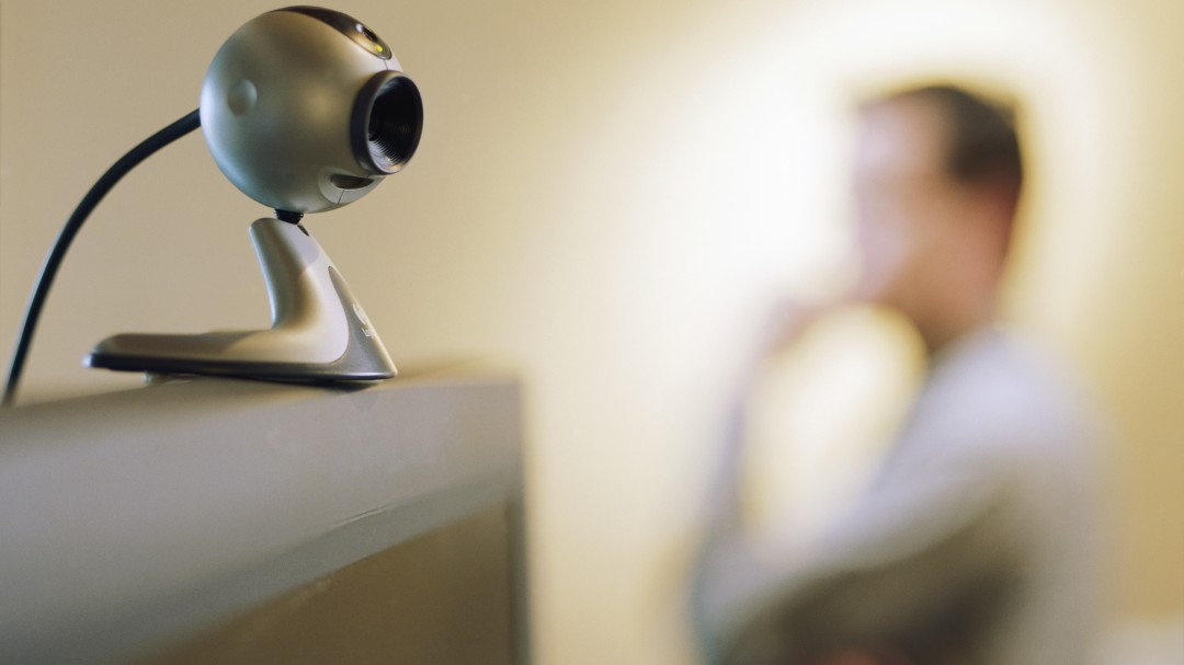 "Este trabajo de modelo webcam es difícil, pero yo lo hago por mi familia"