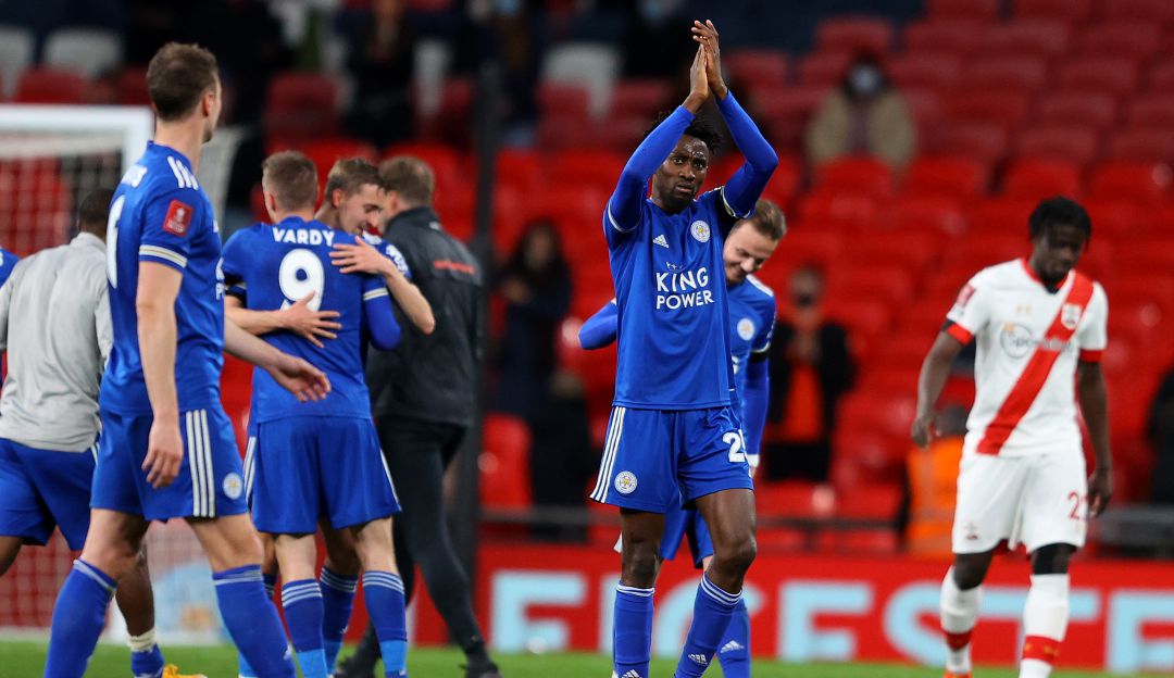 Leicester City celebrando el paso a la final de la FA Cup luego de vencer a Southampton