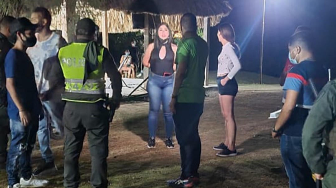 Sancionan en Santa Marta a 33 personas por asistir a una fiesta clandestina
